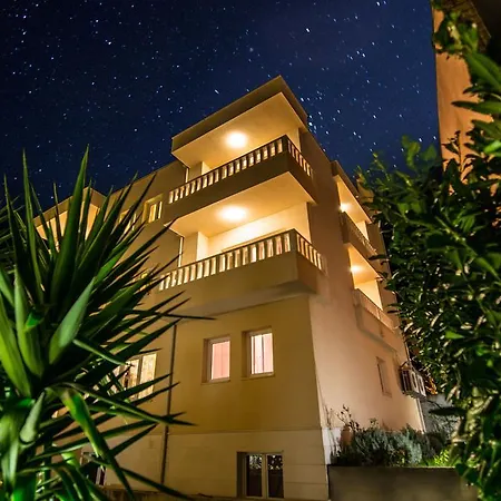 Lelas * מאקרסקה