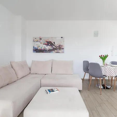 Lelas Μακάρσκα