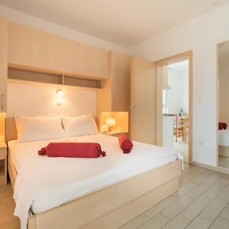 Lelas מאקרסקה