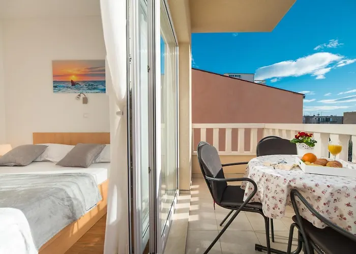 Lelas Μακάρσκα