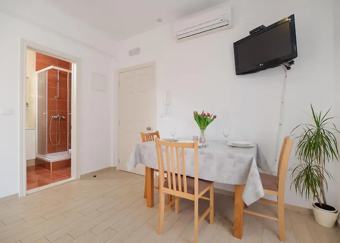 Lelas Apartman Makarska