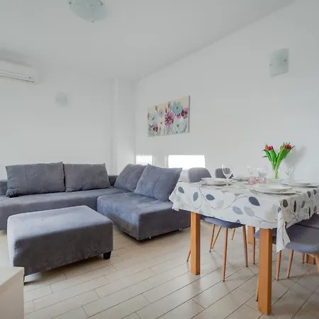 Apartment Lelas