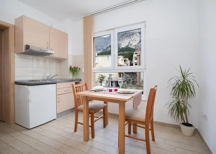 Lelas * 마카르스카