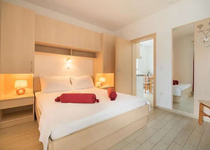 Lelas 마카르스카