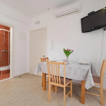 Lelas Apartment Makarska