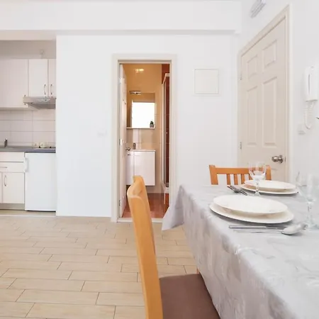 Apartment Lelas Makarska